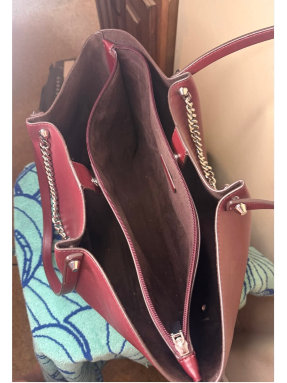 Women's Michael Kors Zena Burgundy Tote Bag - Picture 3 of 8